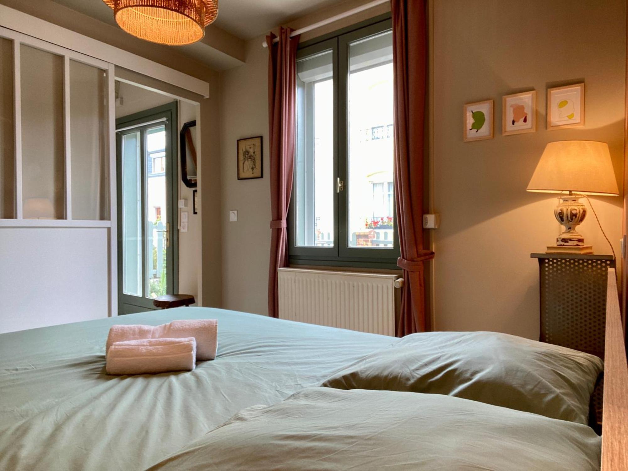 Maison De Pecheur Renovee A 3 Mn De La Mer. Hébergement de vacances *